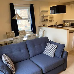 Apartment Park Crescent